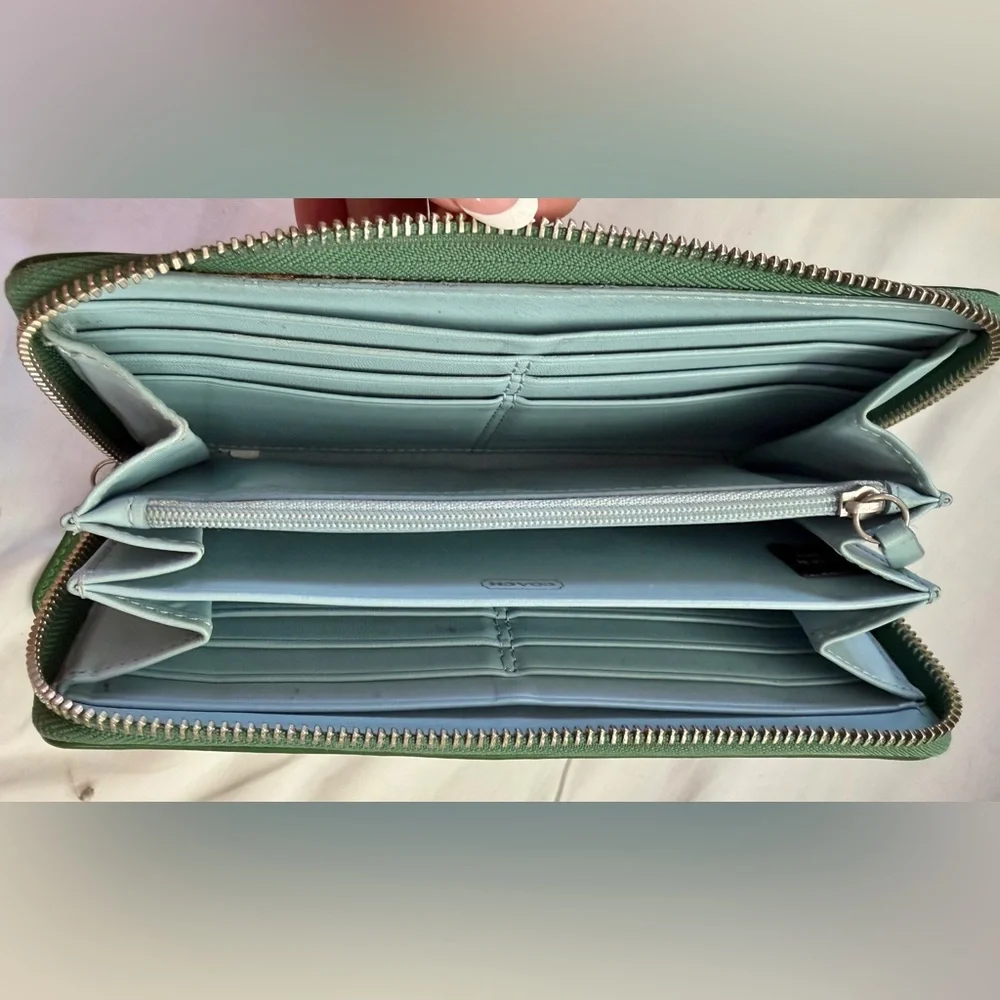 Coach Legacy Patent Leather Green Quilted Zip Around Purse Wallet Wristlet Y2K - Picture 6 of 6